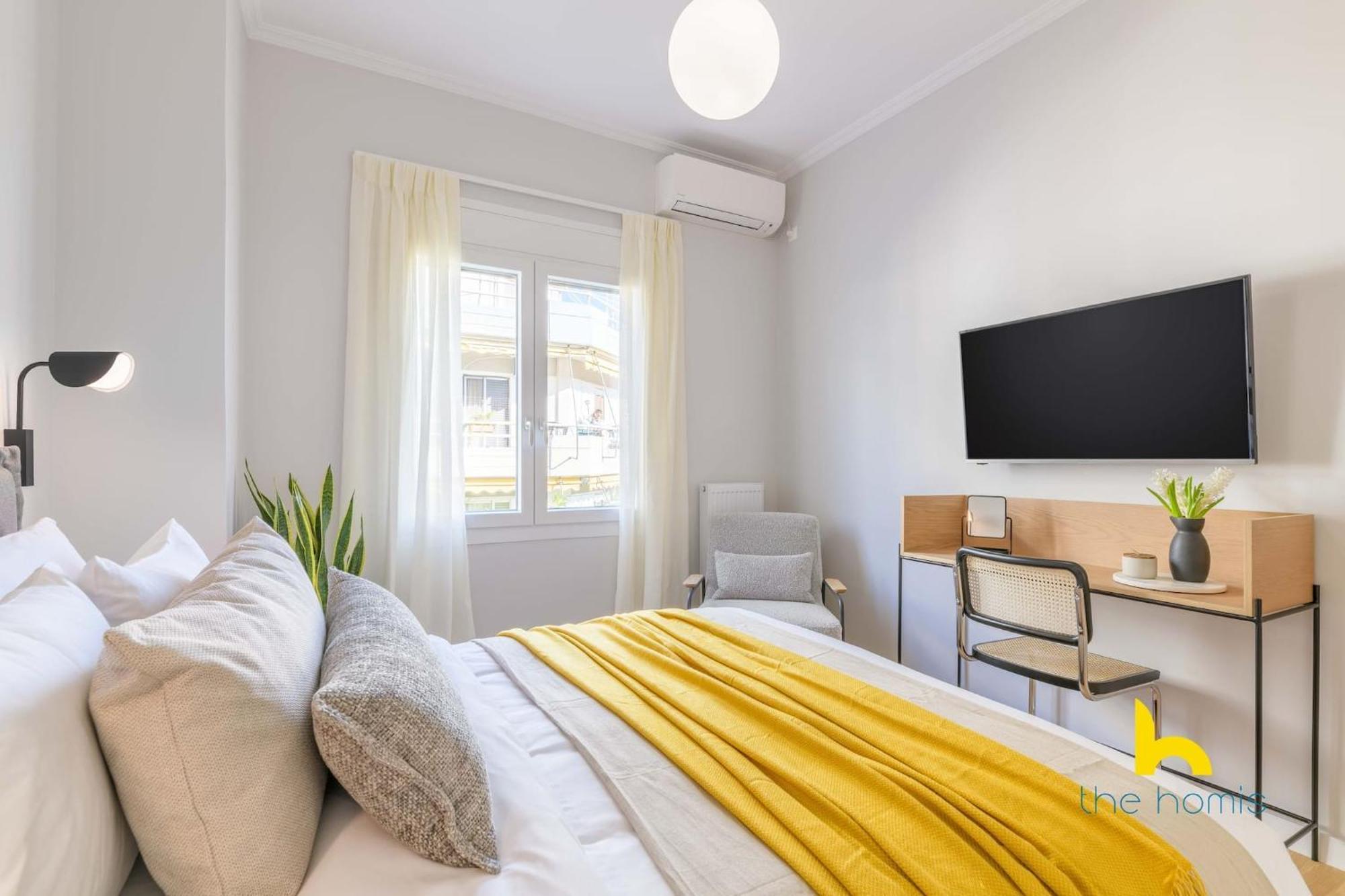 Sun-Splashed 2-Bdr Corner Apartment With Hillside Views! Athen Eksteriør bilde